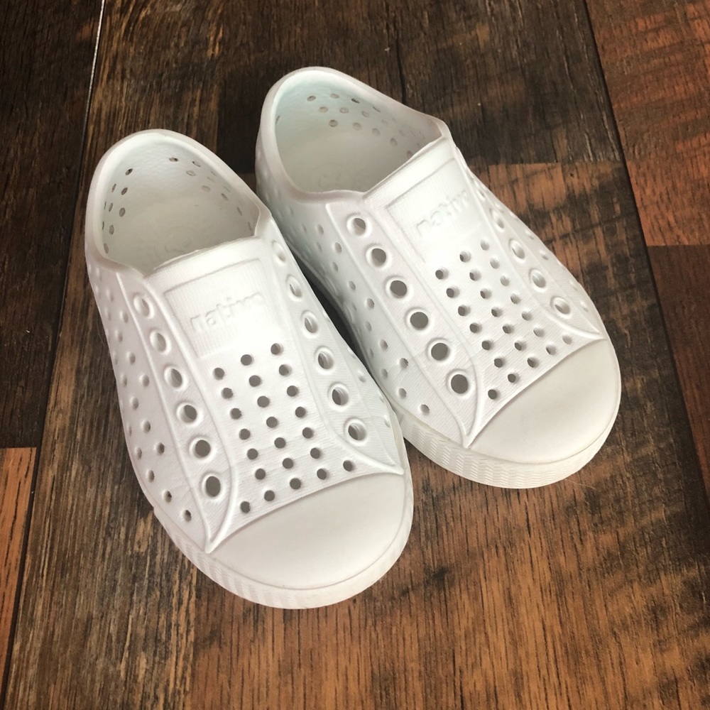 EUC white Native shoes